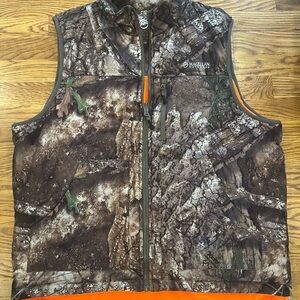 Magellan Outdoors Camouflage Vest with Green Accents